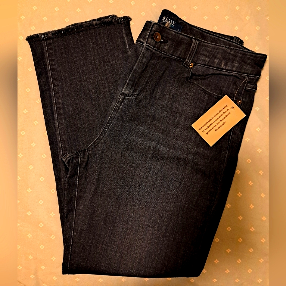 Kelly Jeans By Clinton Kelly Brand New Cropped